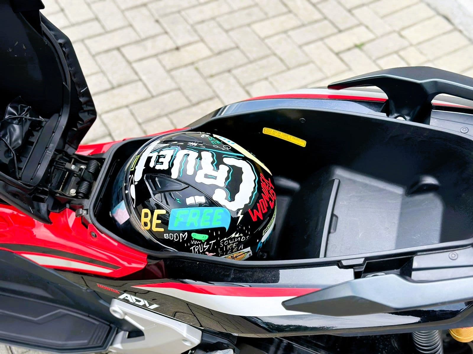 Honda Adv 150 - Imagem 9