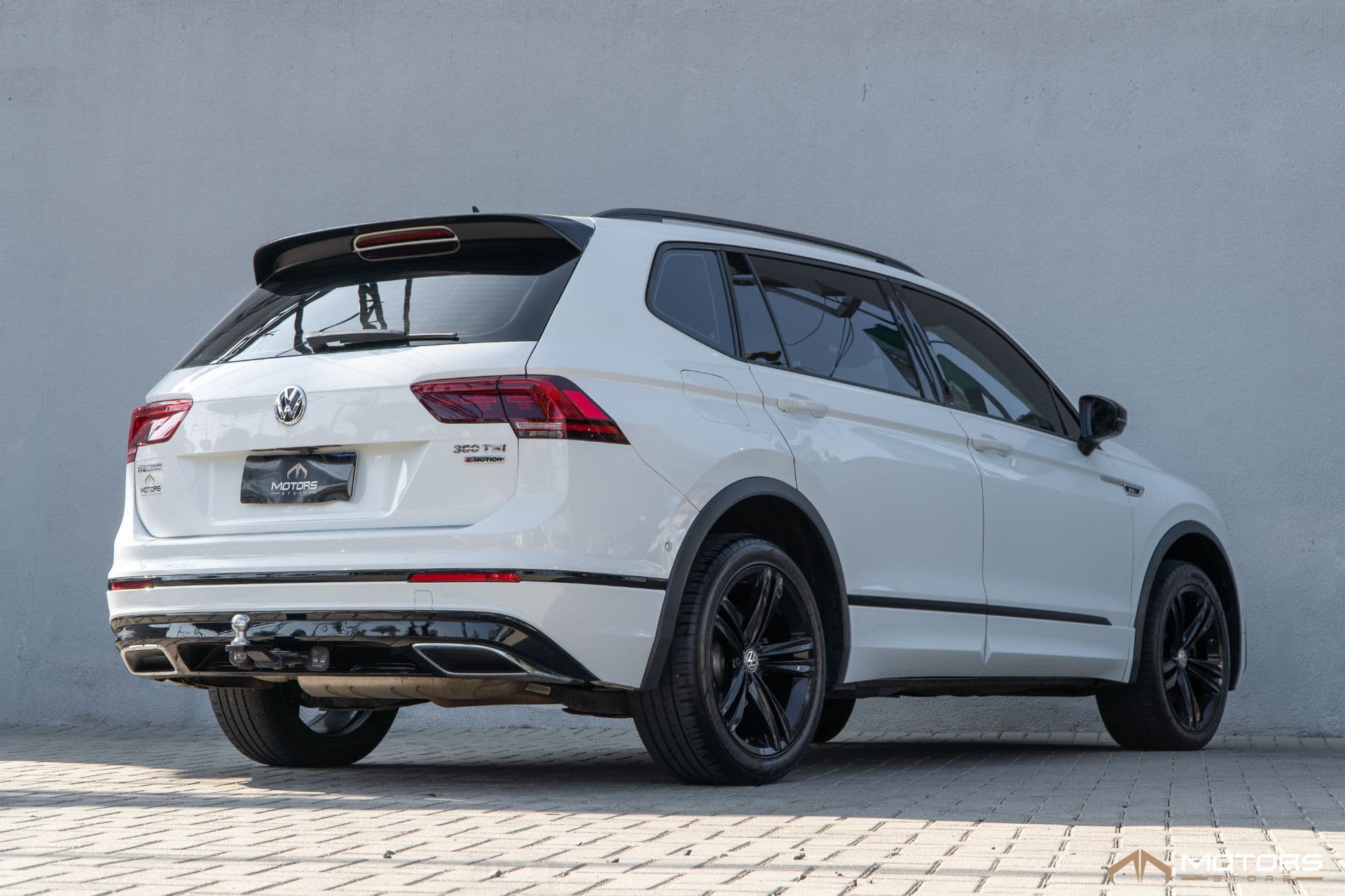 Volkswagen Tiguan Allspace R-line 350 Tsi 2.0 4x4 - Imagem 2