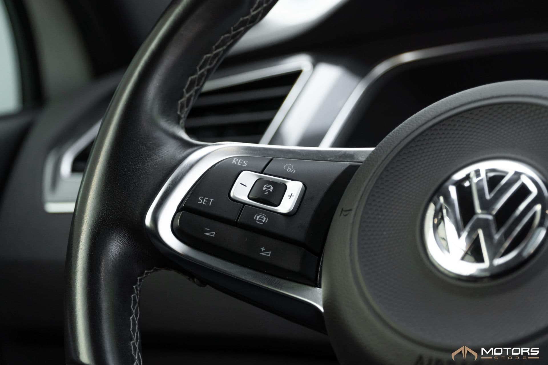Volkswagen Tiguan Allspace R-line 350 Tsi 2.0 4x4 - Imagem 13