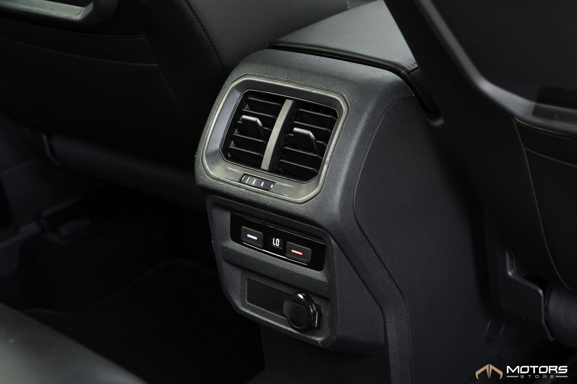 Volkswagen Tiguan Allspace R-line 350 Tsi 2.0 4x4 - Imagem 21