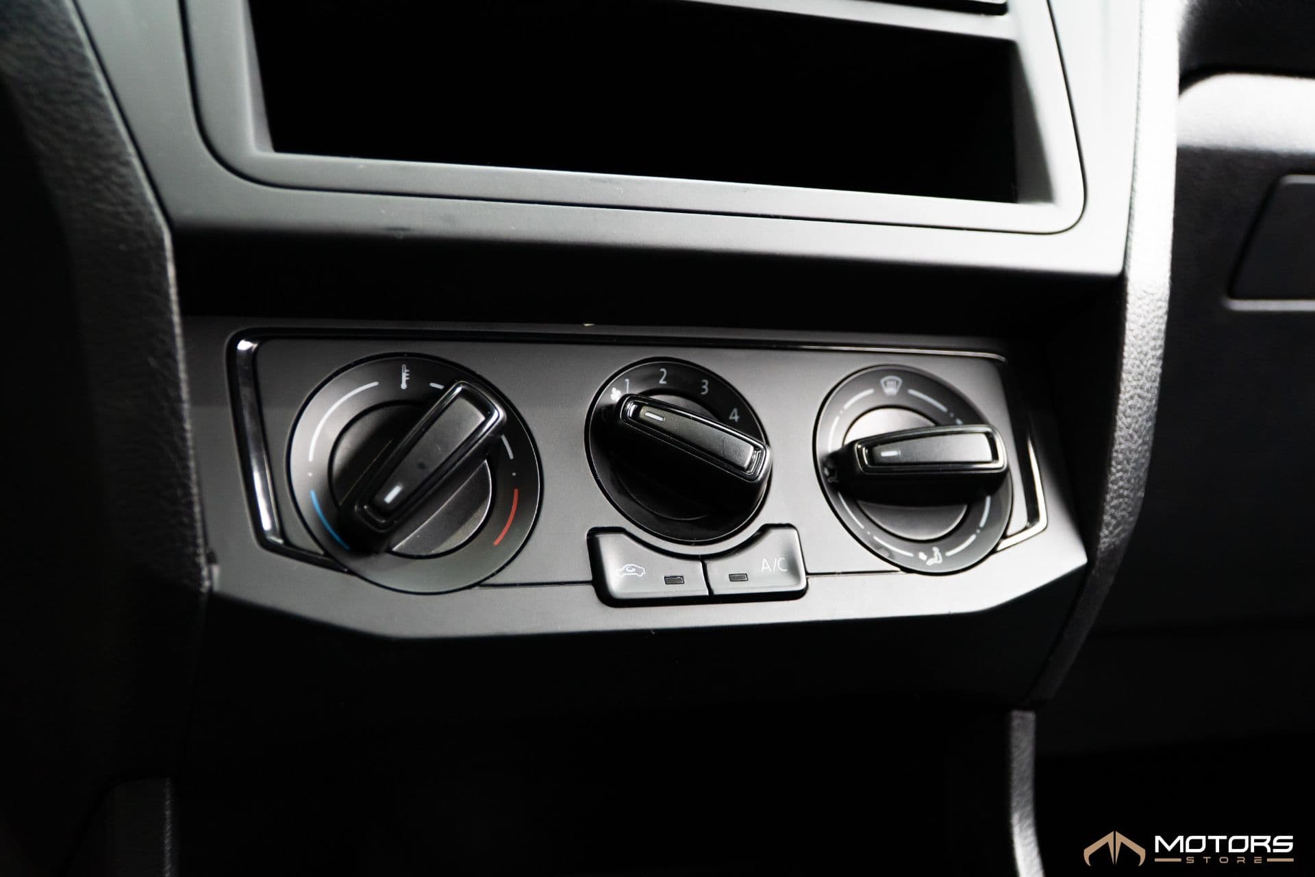 Volkswagen Saveiro Robust 1.6 Total Flex 16v - Imagem 10