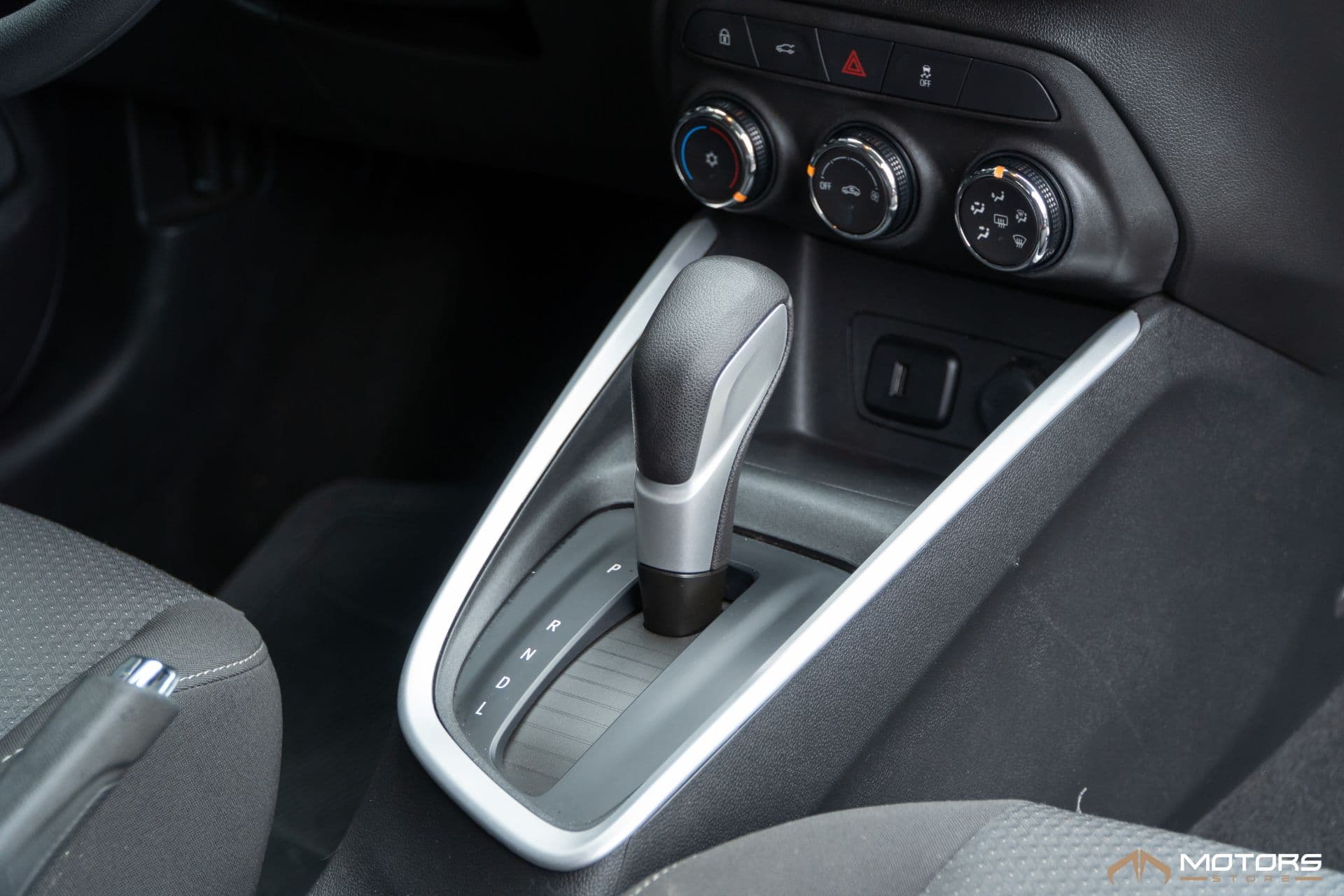 Chevrolet Onix Plus Turbo Lt Automatico - Imagem 14