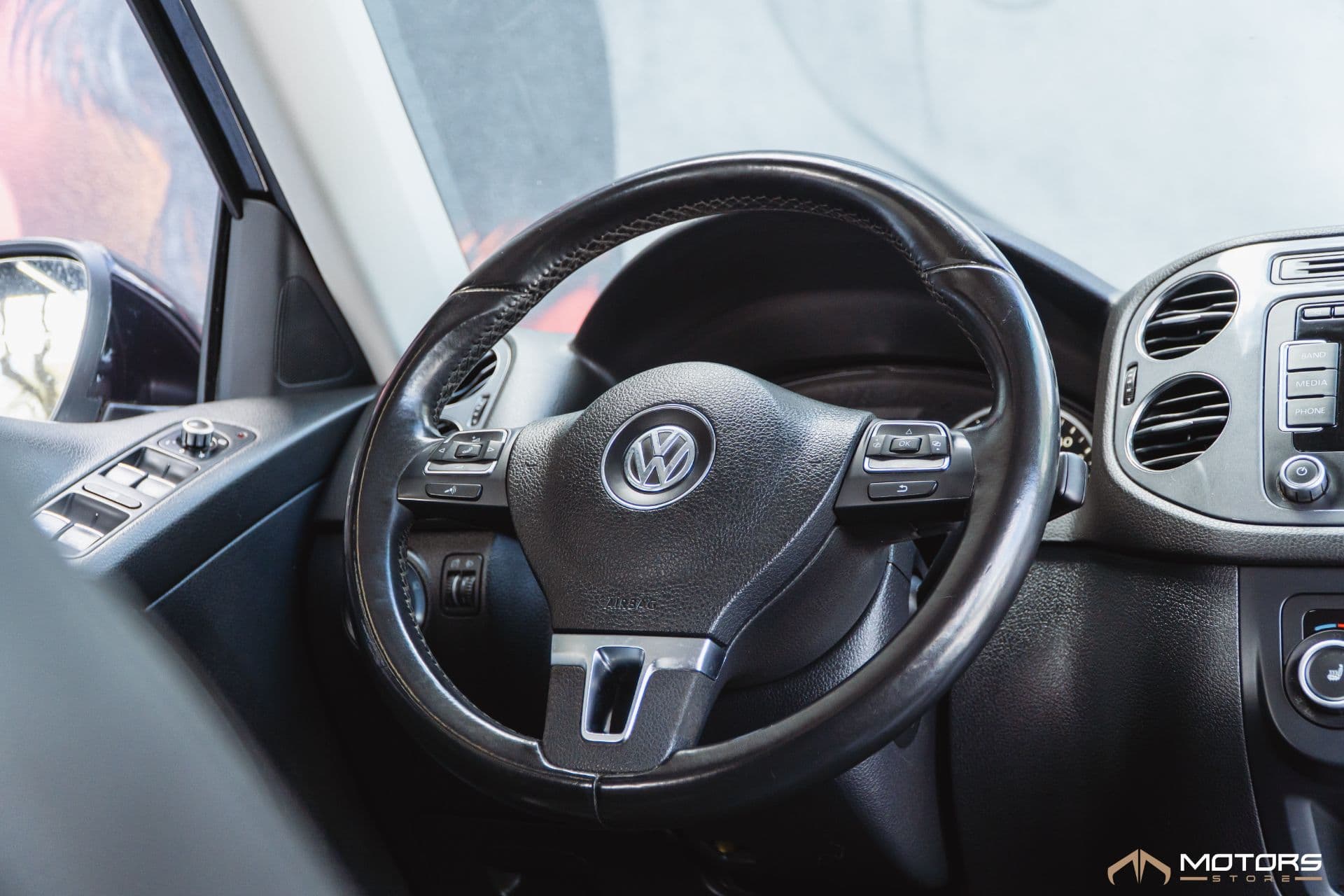 Volkswagen Tiguan 2.0 TSI 4MOTION - Imagem 9