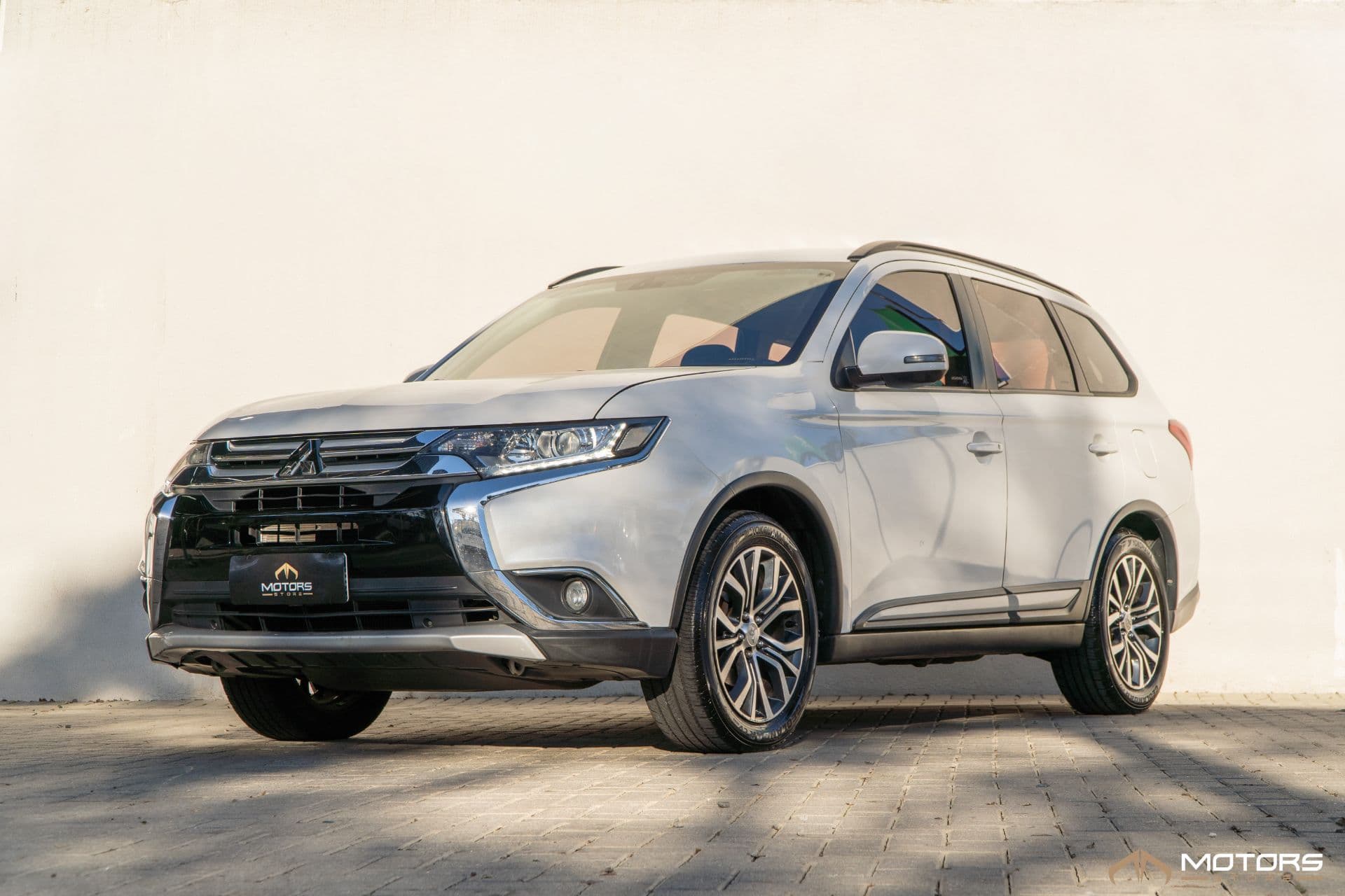 Mitsubishi Outlander 2.0 16v 160cv - Imagem 1