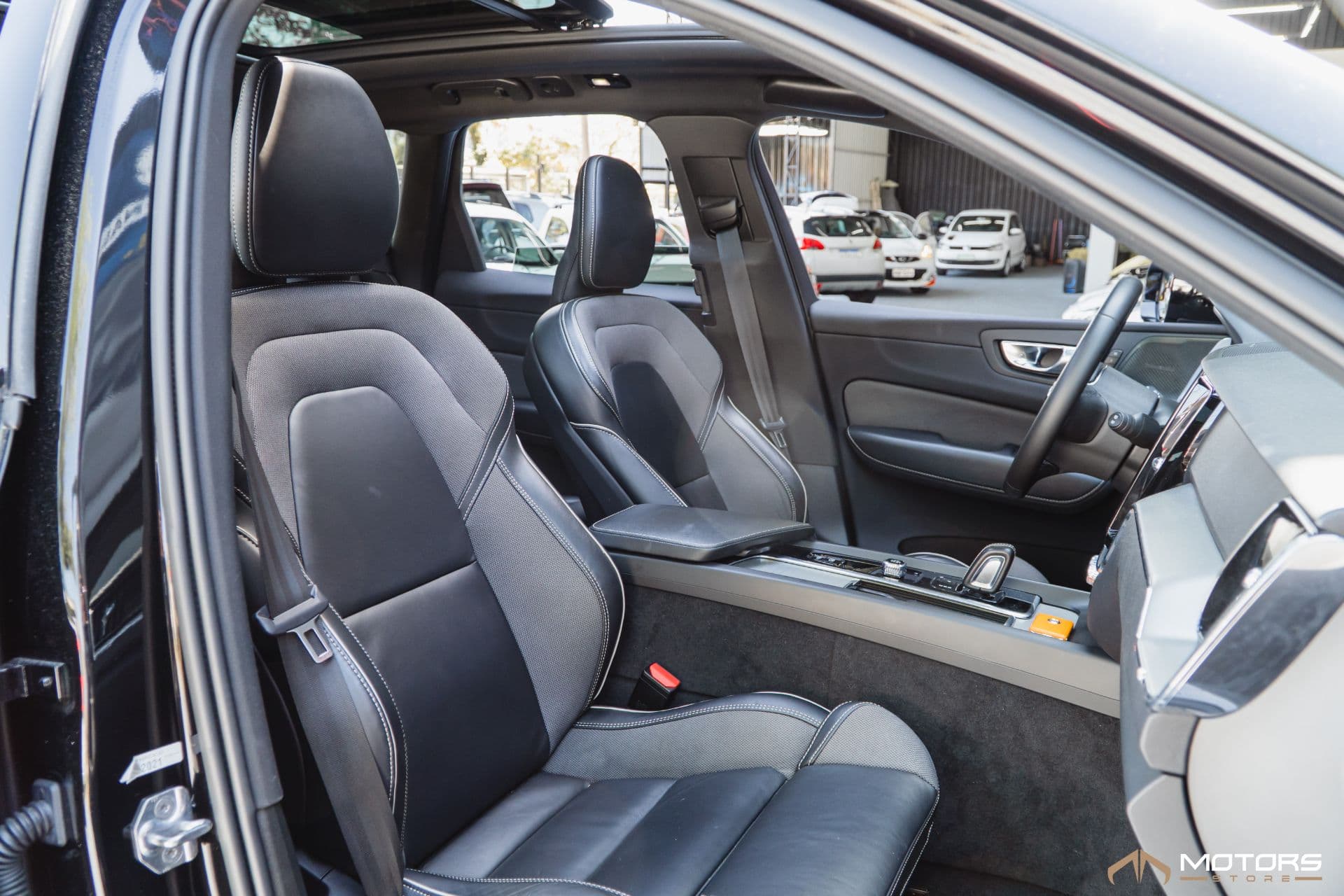 Volvo Xc 60 T-8 Hibrido R-Design 2.0 5P - Imagem 13