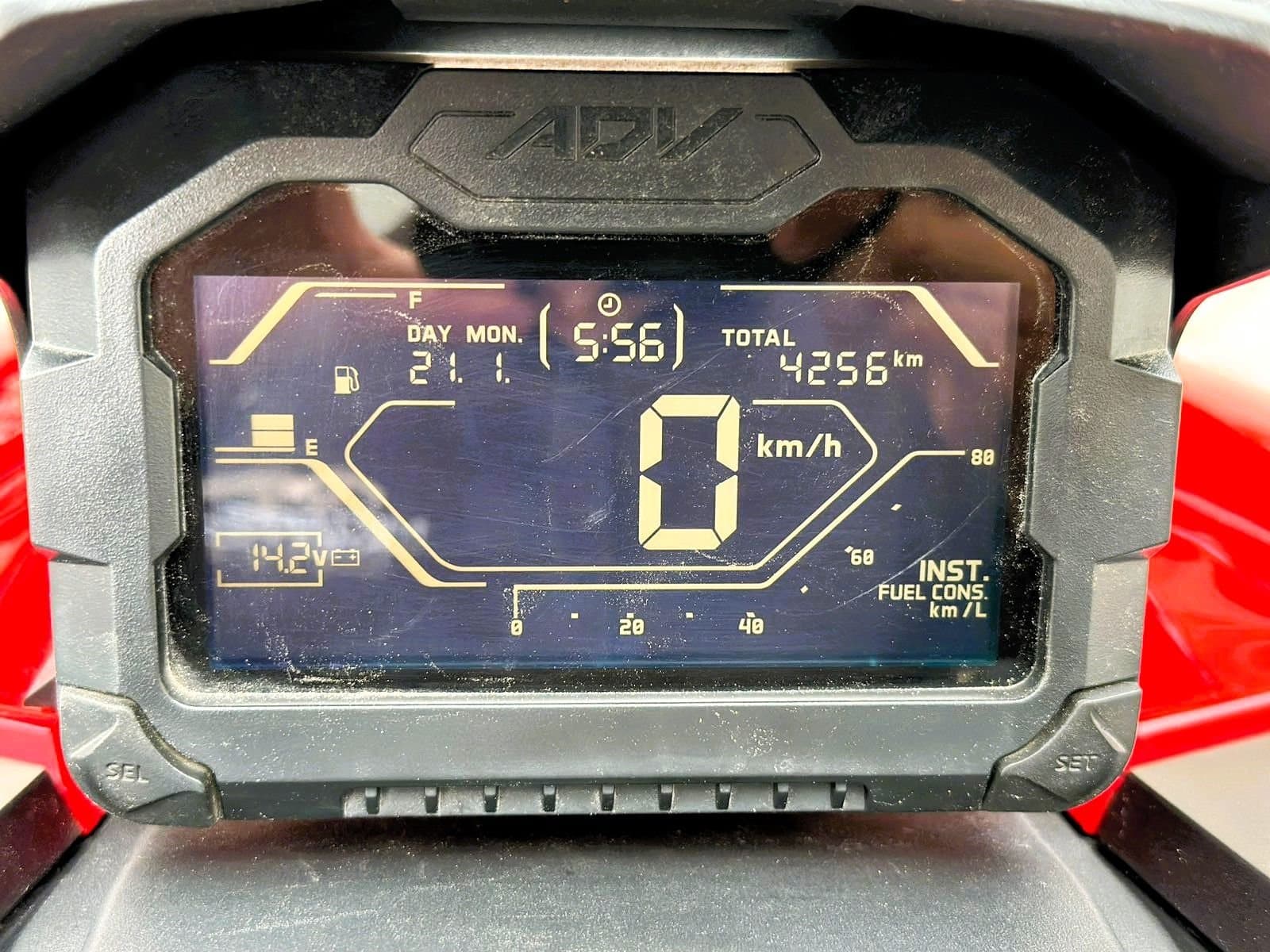 Honda Adv 150 - Imagem 6
