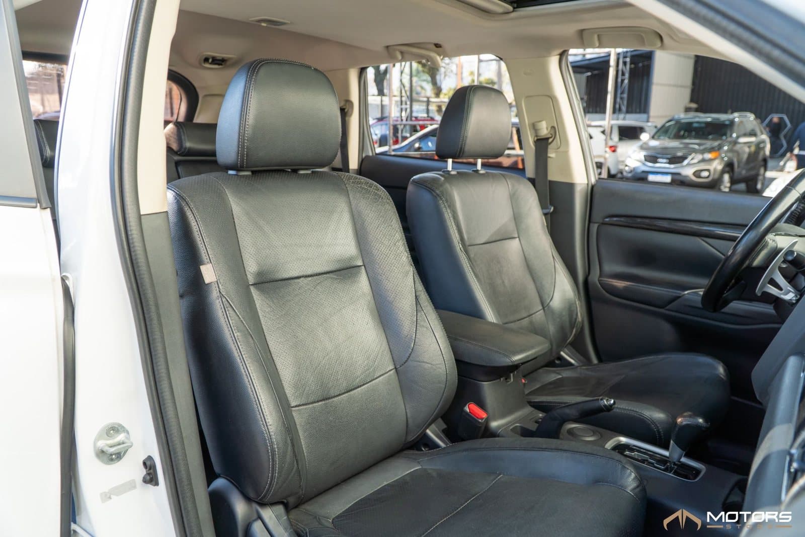 Mitsubishi Outlander 2.0 16v 160cv - Imagem 8